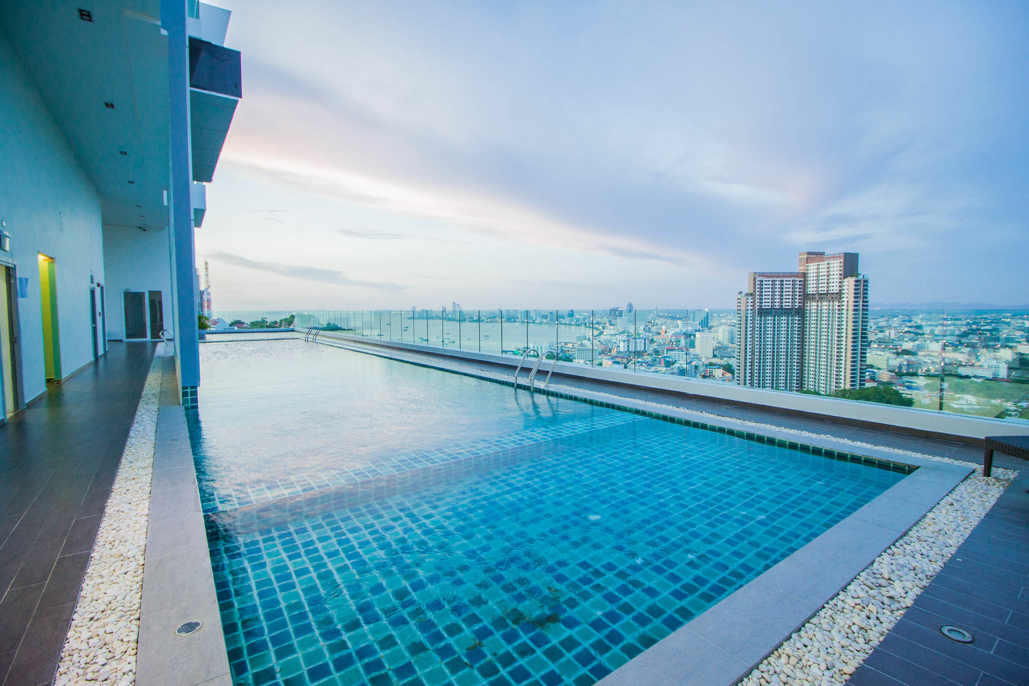 Vision Pratumnak By Pattaya Sunny Rentals Eksteriør billede